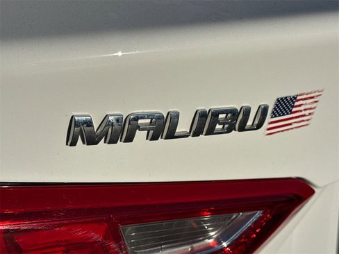 Used 2022 Chevrolet Malibu LS image 9