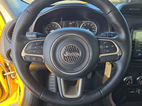 Used 2015 Jeep Renegade Latitude image 22