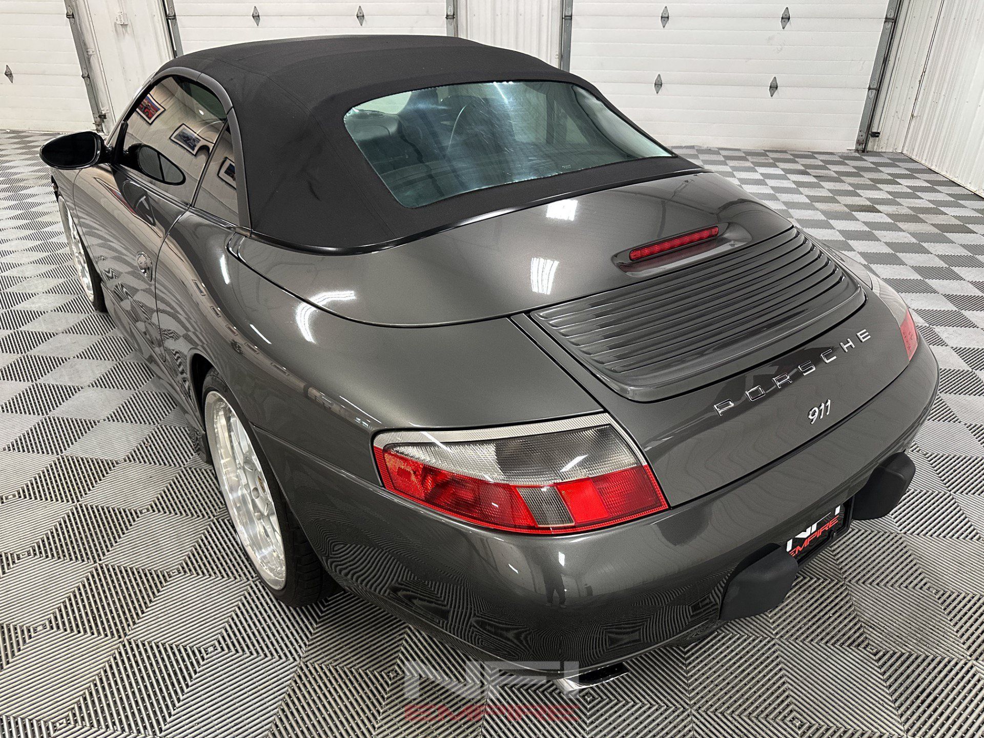 Used 2000 Porsche 911 Cabriolet image 19