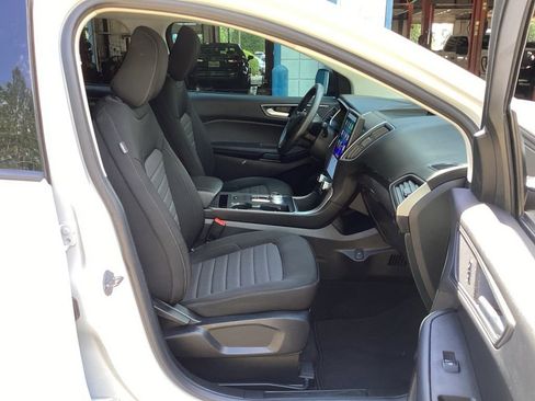 Used 2021 Ford Edge SE image 30