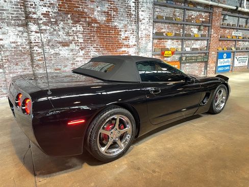 Used 1998 Chevrolet Corvette Convertible w/ Memory Pkg RWD image 3