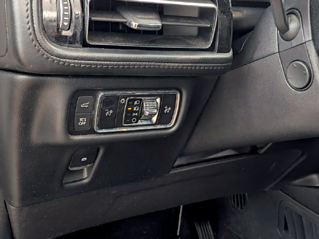 Used 2022 Lincoln Nautilus AWD w/ Premium Package image 16
