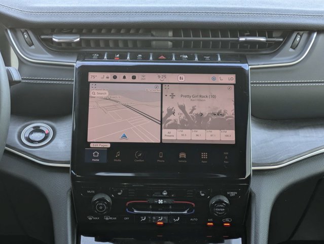Used 2024 Jeep Grand Cherokee Limited RWD image 19