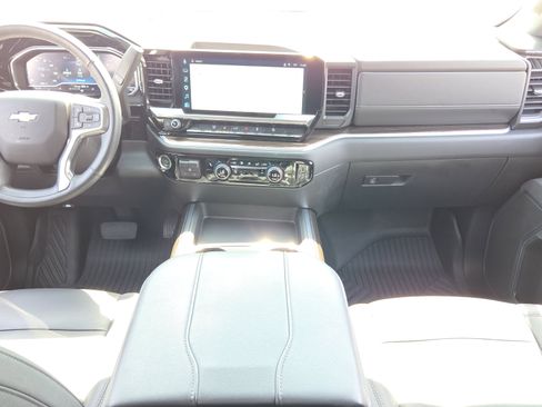 Used 2025 Chevrolet Silverado 2500 LT AWD/4WD image 12