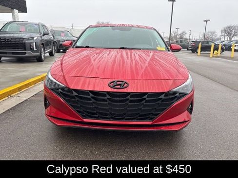 Used 2023 Hyundai Elantra SEL w/ Preferred Accessory Package image 3