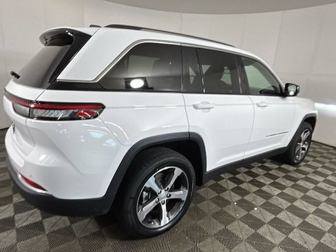 Used 2023 Jeep Grand Cherokee 4WD 4xe image 3