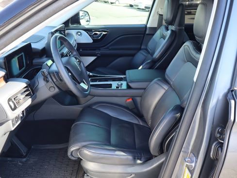 Used 2025 Lincoln Aviator Reserve w/ Equipment Group 201A image 16