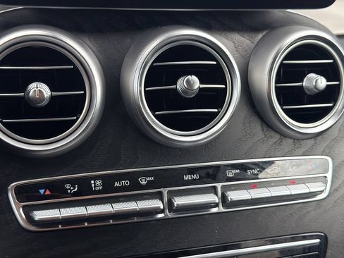 Used 2022 Mercedes-Benz GLC 300 image 17