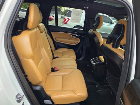 Used 2017 Volvo XC90 T6 Momentum w/ Vision Package image 17