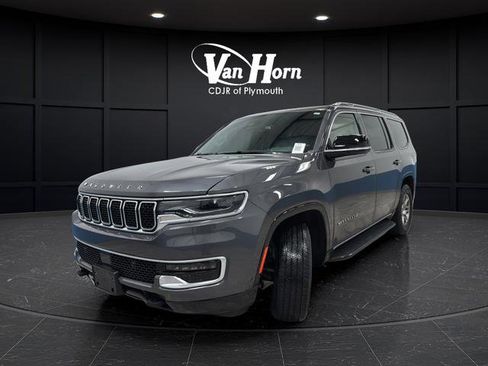 Used 2023 Jeep Wagoneer 4WD w/ HD Trailer Tow Package image 3