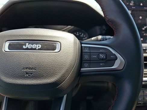 Used 2022 Jeep Compass Trailhawk w/ Trailhawk Convenience Group AWD/4WD image 22