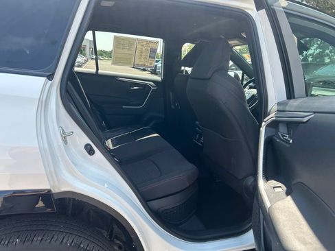 Used 2025 Toyota RAV4 SE AWD/4WD image 16