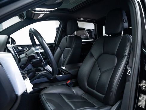 Used 2016 Porsche Cayenne AWD/4WD image 7