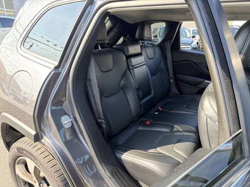 Used 2019 Jeep Cherokee Limited AWD/4WD image 15