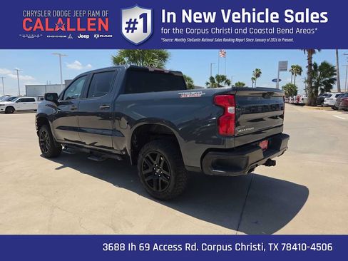 Used 2021 Chevrolet Silverado 1500 Custom Trail Boss AWD/4WD image 12