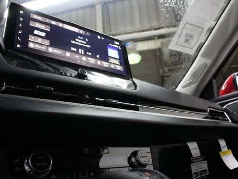 New 2025 Mitsubishi Outlander SEL image 12