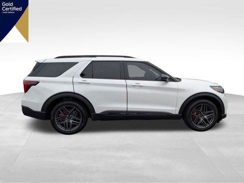 Certified 2025 Ford Explorer ST image 4