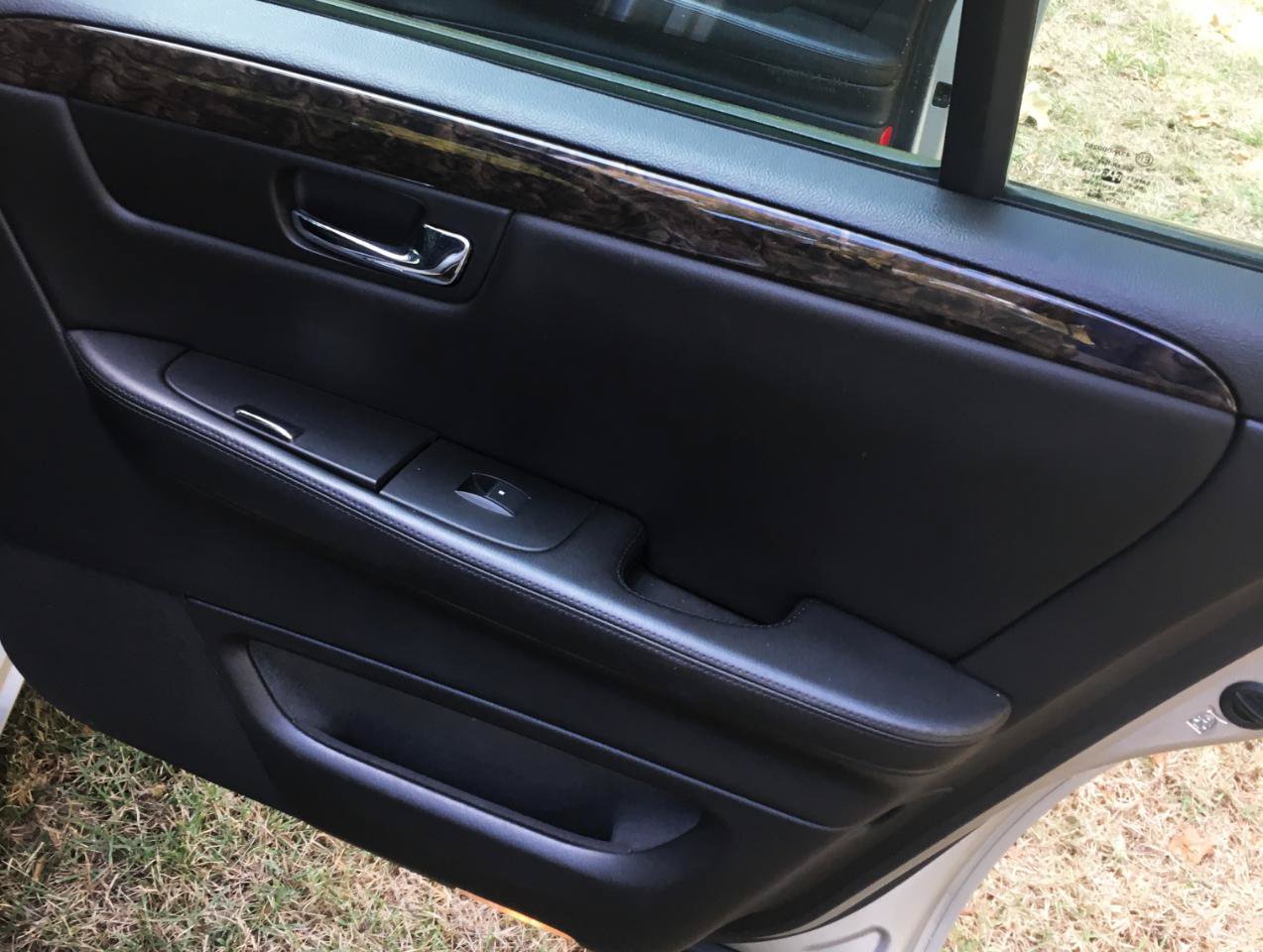 Used 2008 Cadillac DTS FWD image 16