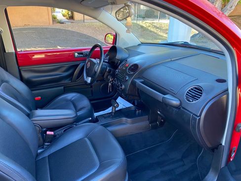 Used 2009 Volkswagen Beetle Coupe image 36