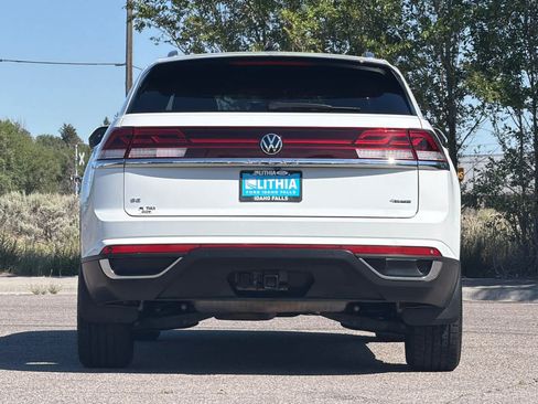 Used 2024 Volkswagen Atlas Cross Sport SE w/ Panoramic Sunroof Package AWD/4WD image 7