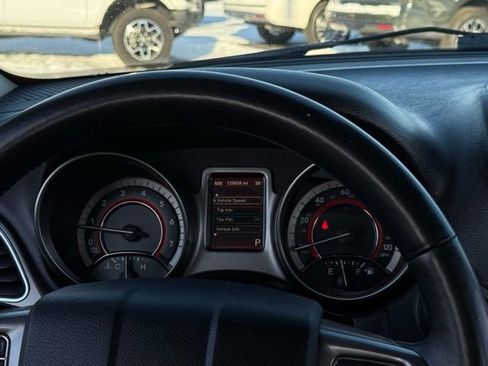 Used 2015 Dodge Journey Crossroad w/ Flexible Seating Group image 10