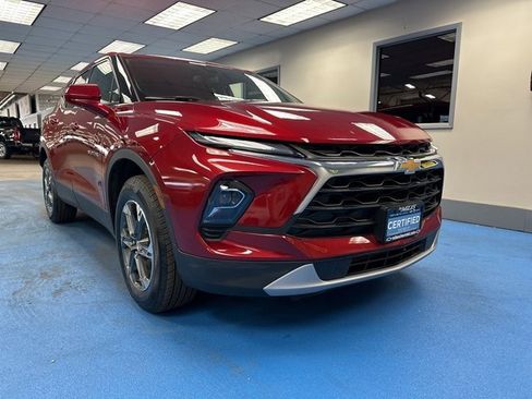 Used 2025 Chevrolet Blazer LT image 4