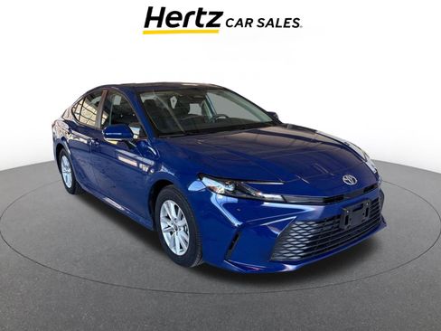 Used 2025 Toyota Camry LE image 1