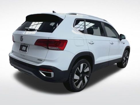 Used 2023 Volkswagen Taos SEL image 8