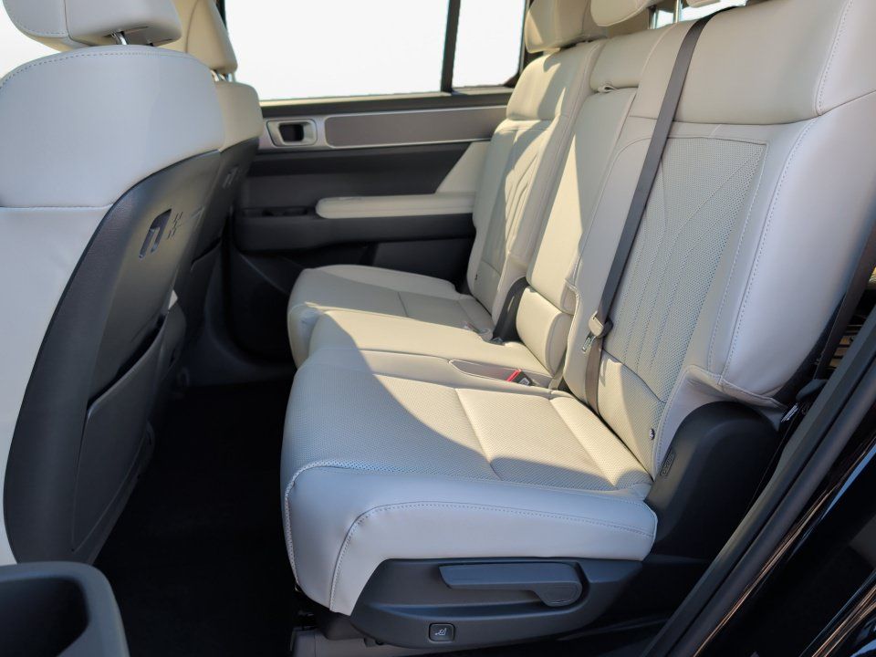 Certified 2026 Hyundai Santa Fe SEL w/ Tow & Go Package FWD image 13