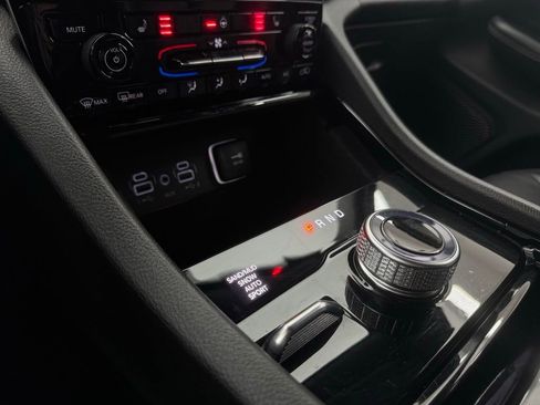 Used 2023 Jeep Grand Cherokee L Limited w/ Black Appearance Package image 29