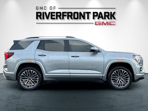 New 2026 GMC Terrain Denali w/ LPO, Floor Liner Package image 2