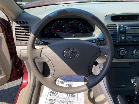 Used 2005 Toyota Camry FWD image 25