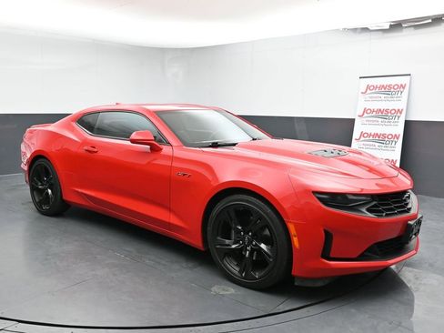 Used 2020 Chevrolet Camaro LT image 2