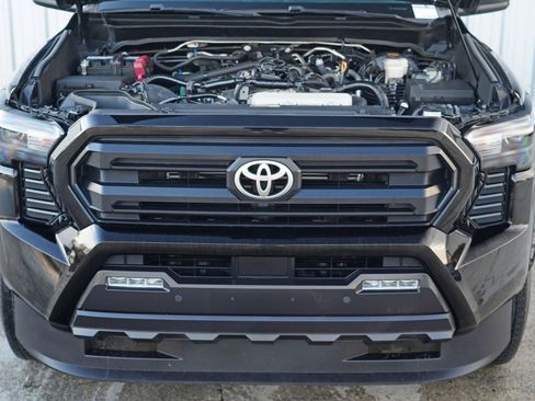 Used 2024 Toyota Tacoma SR5 w/ SR5 Upgrade Package image 8