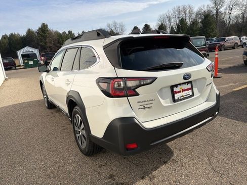 Used 2024 Subaru Outback Premium image 9