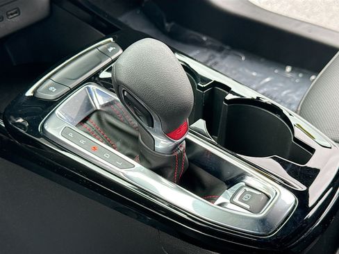 Used 2024 Chevrolet Trax RS w/ Driver Confidence Package FWD image 12