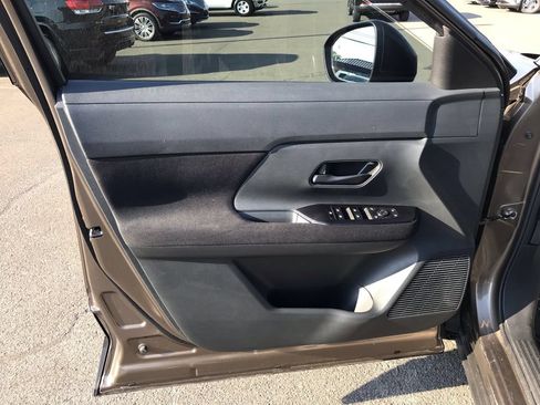 Used 2025 Nissan Kicks S FWD image 10