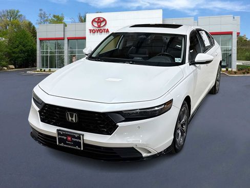 Used 2025 Honda Accord EX-L image 1