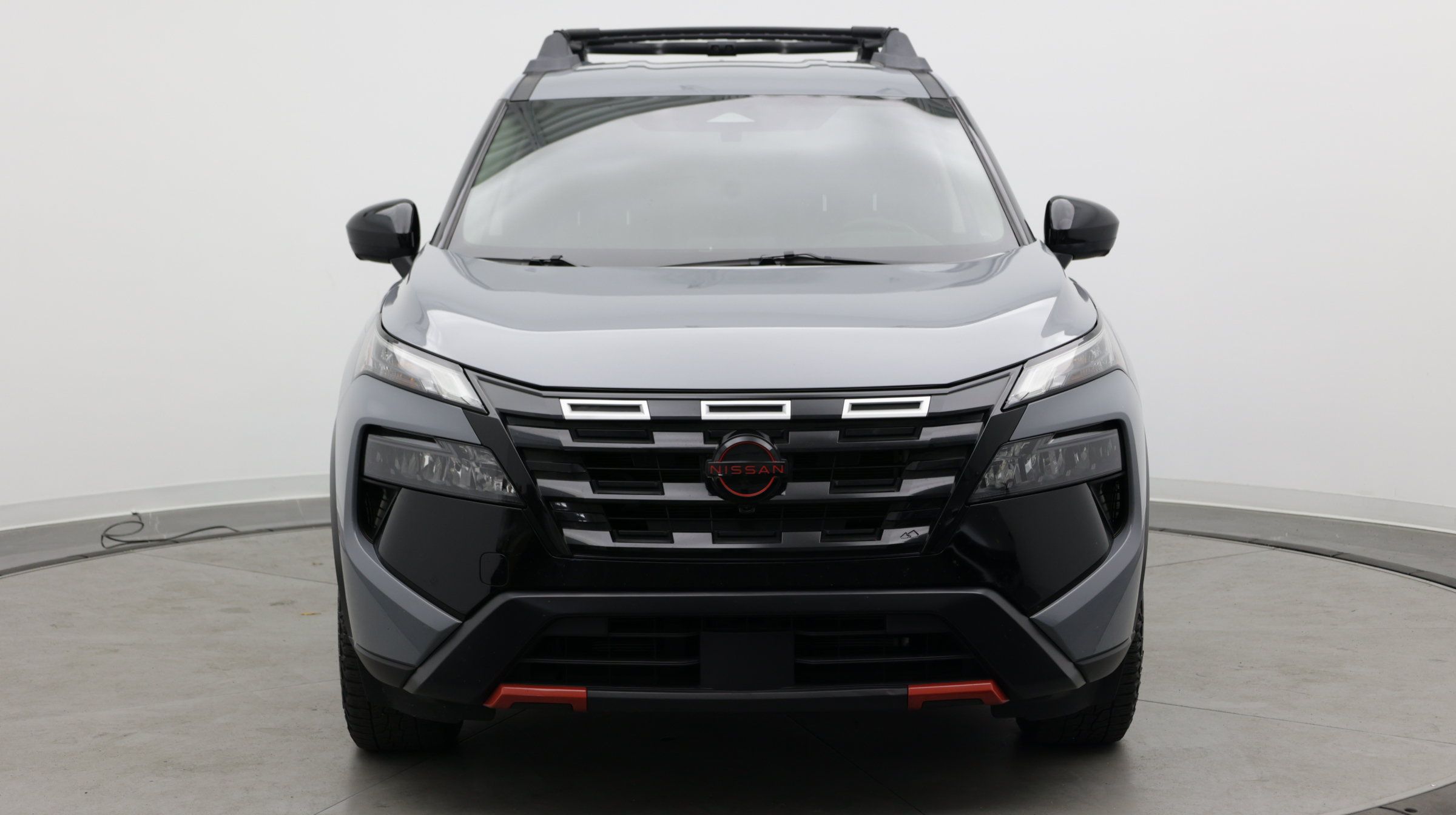 Used 2025 Nissan Rogue SV AWD/4WD image 2