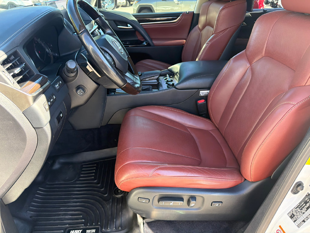 Used 2017 Lexus LX 570 4WD w/ Luxury Package image 9