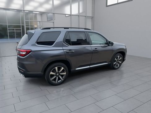 Used 2023 Honda Pilot Touring image 9