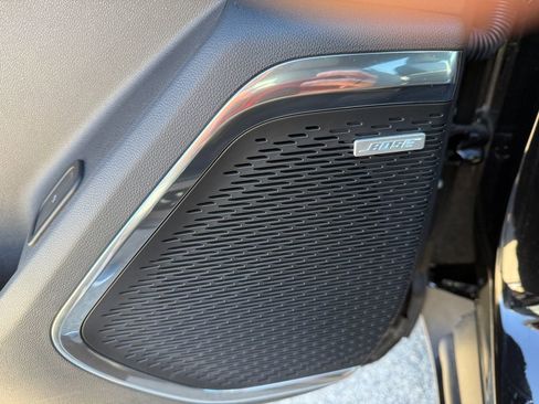 Used 2025 GMC Acadia Elevation w/ Elevation Premium Package image 18