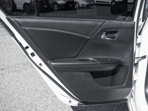 Used 2016 Honda Accord Sport image 31