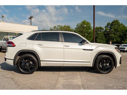 Used 2023 Volkswagen Atlas Cross Sport SEL R-Line AWD/4WD image 9