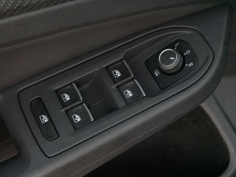 Used 2022 Volkswagen Golf R AWD/4WD image 19