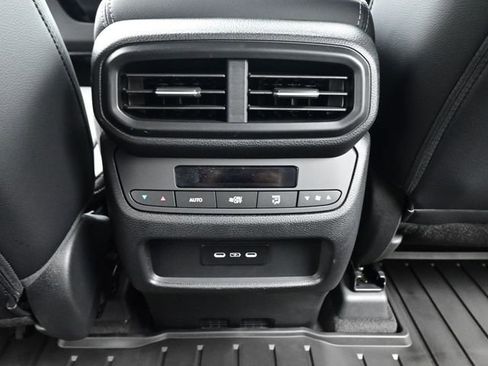 New 2025 Honda Pilot Touring image 25