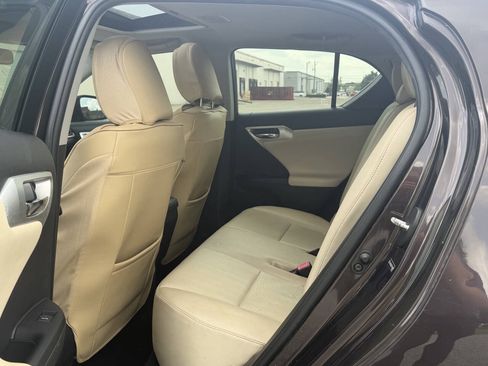 Used 2013 Lexus CT 200h FWD image 19