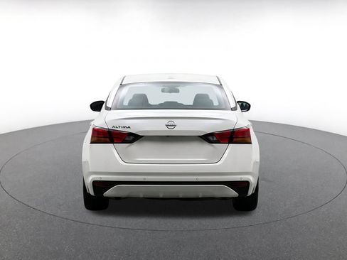 Used 2025 Nissan Altima 2.5 SV FWD image 6
