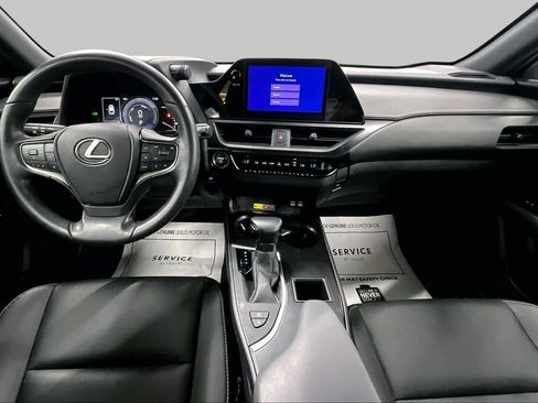 Used 2024 Lexus UX 250h FWD image 15