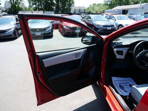 Used 2016 Toyota Corolla LE FWD image 16